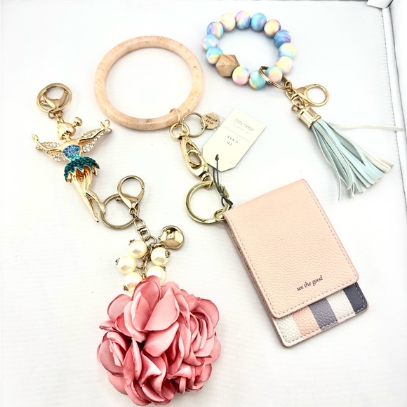 Luxe Boho Keychain & NWT Wristlet Bundle - Lot of 5 - Picture 2 of 10